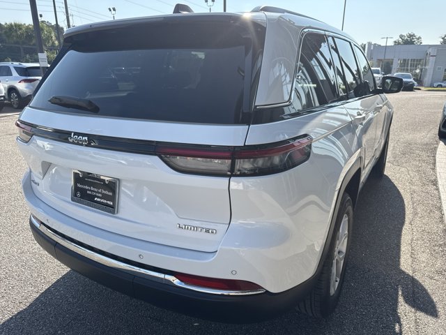 2023 Jeep Grand Cherokee Limited photo 3