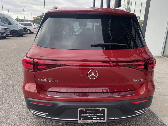 2024 Mercedes Benz EQB 300 4MATIC photo 3