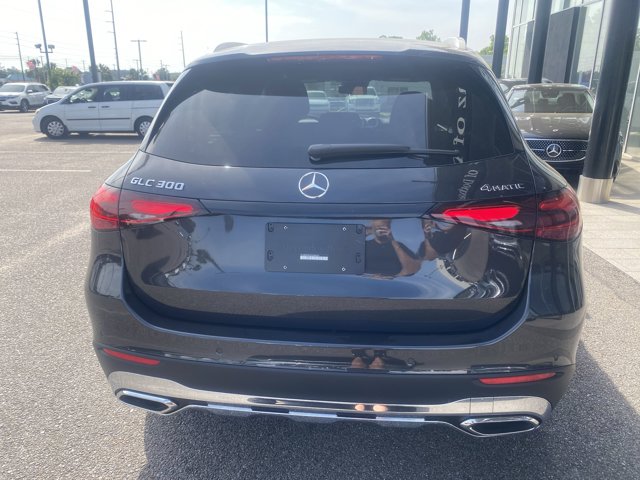 2025 Mercedes Benz GLC 300 4MATIC photo 3