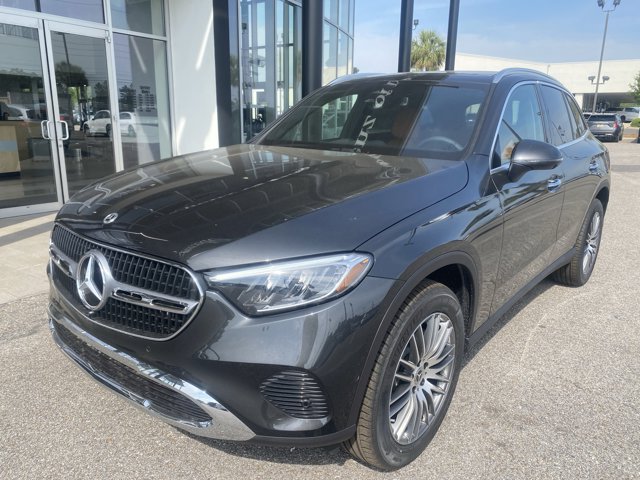 2025 Mercedes-Benz GLC Base's photo