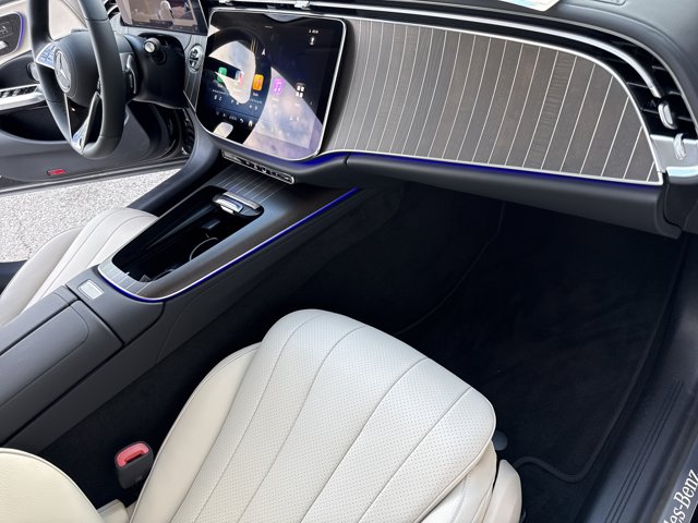 2025 Mercedes-Benz E-Class E350 - Photo 18