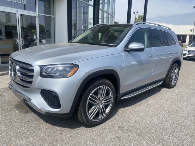 2025 Mercedes-Benz GLS Base's photo