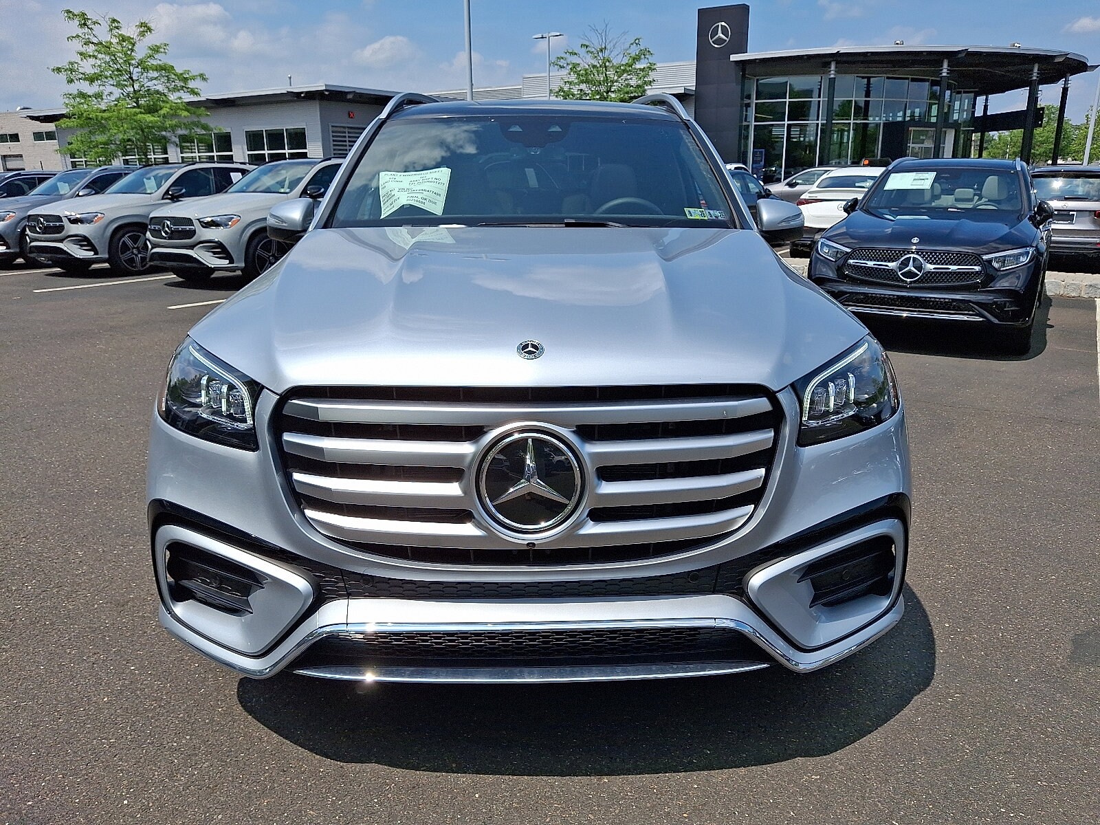 2025 Mercedes Benz GLS 450 4MATIC photo 2