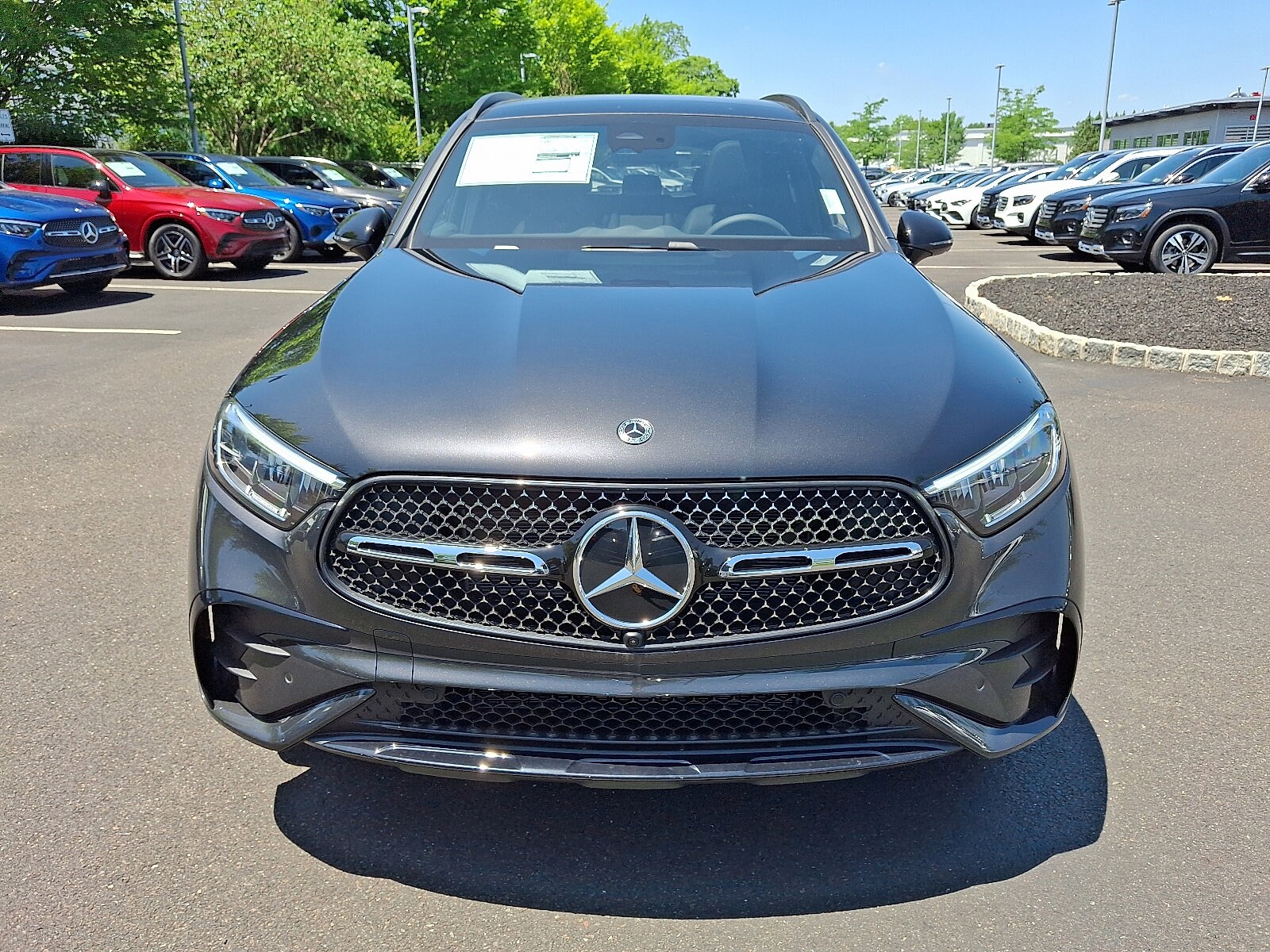 2025 Mercedes Benz GLC 300 4MATIC photo 2
