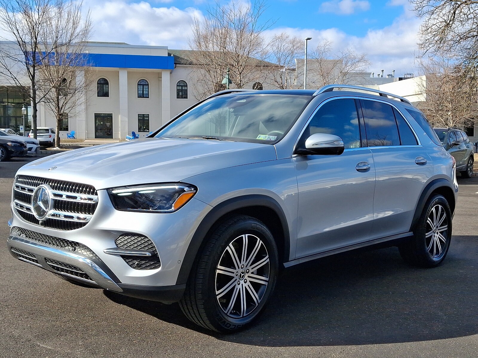 2025 Mercedes Benz GLE 350 4MATIC photo 3