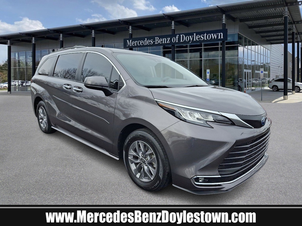 Used 2023 Toyota Sienna XLE Van Passenger Van