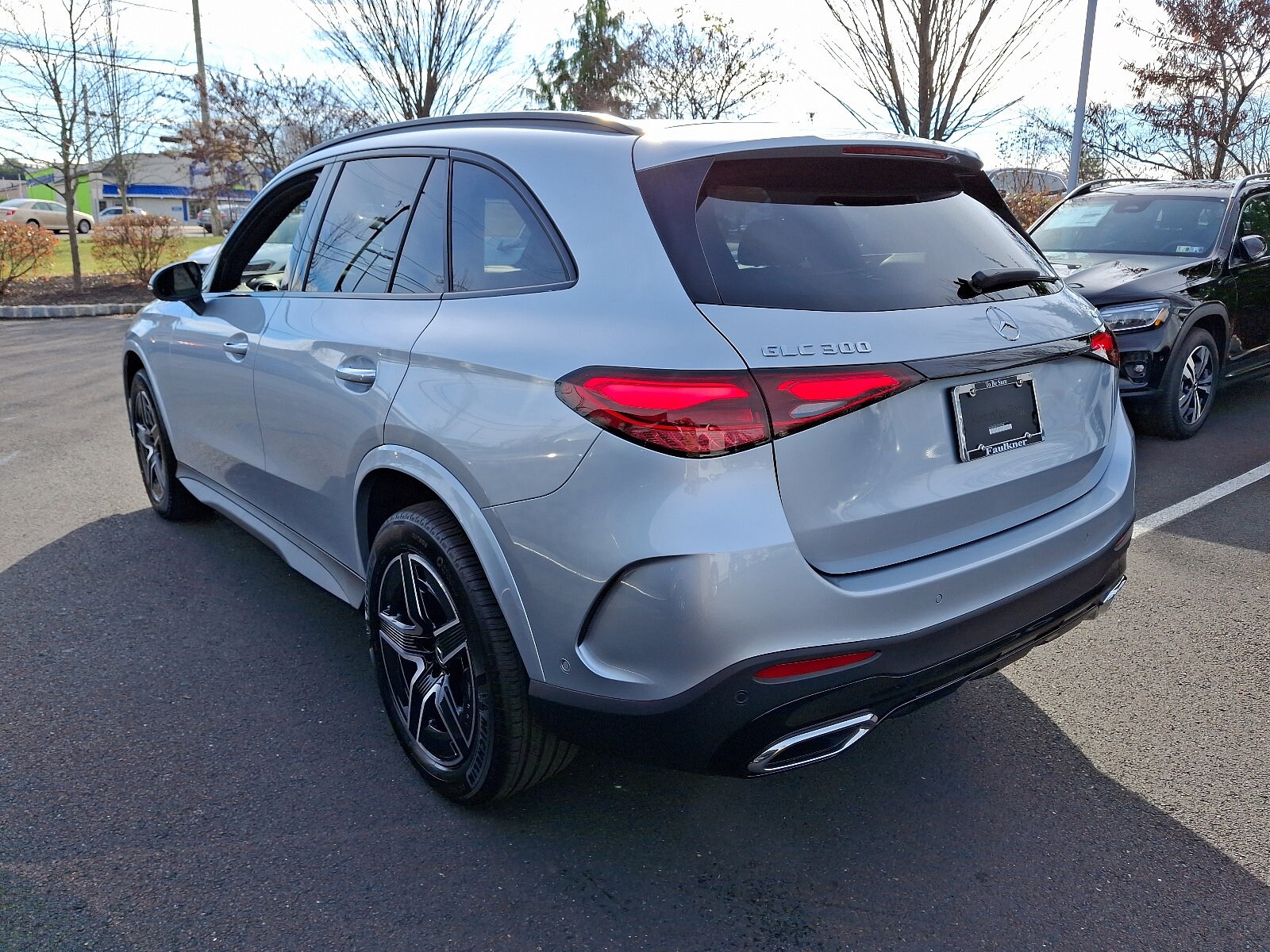2025 Mercedes Benz GLC 300 4MATIC photo 2