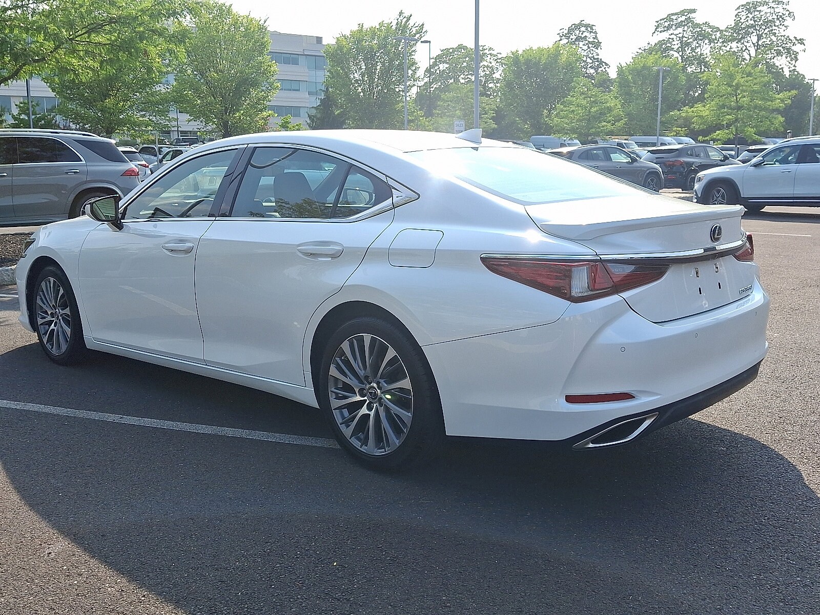 2021 Lexus ES 350 photo 4