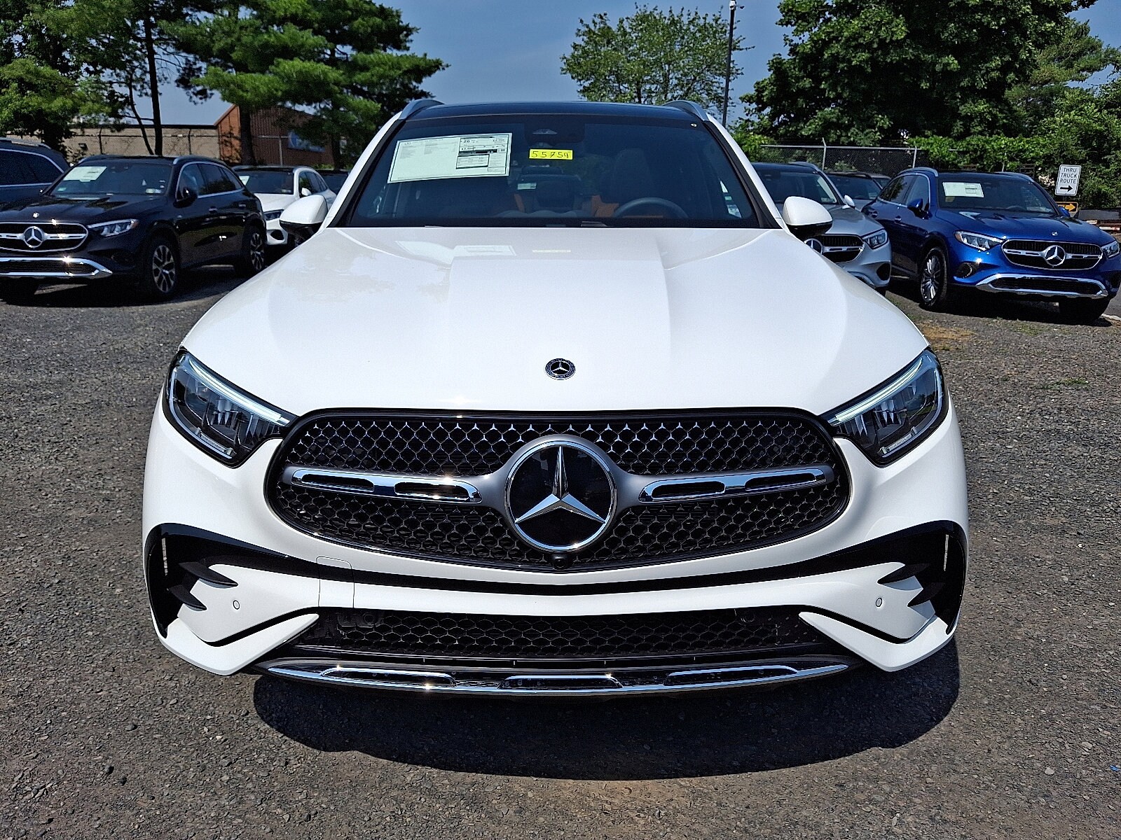 2025 Mercedes Benz GLC 300 4MATIC photo 2