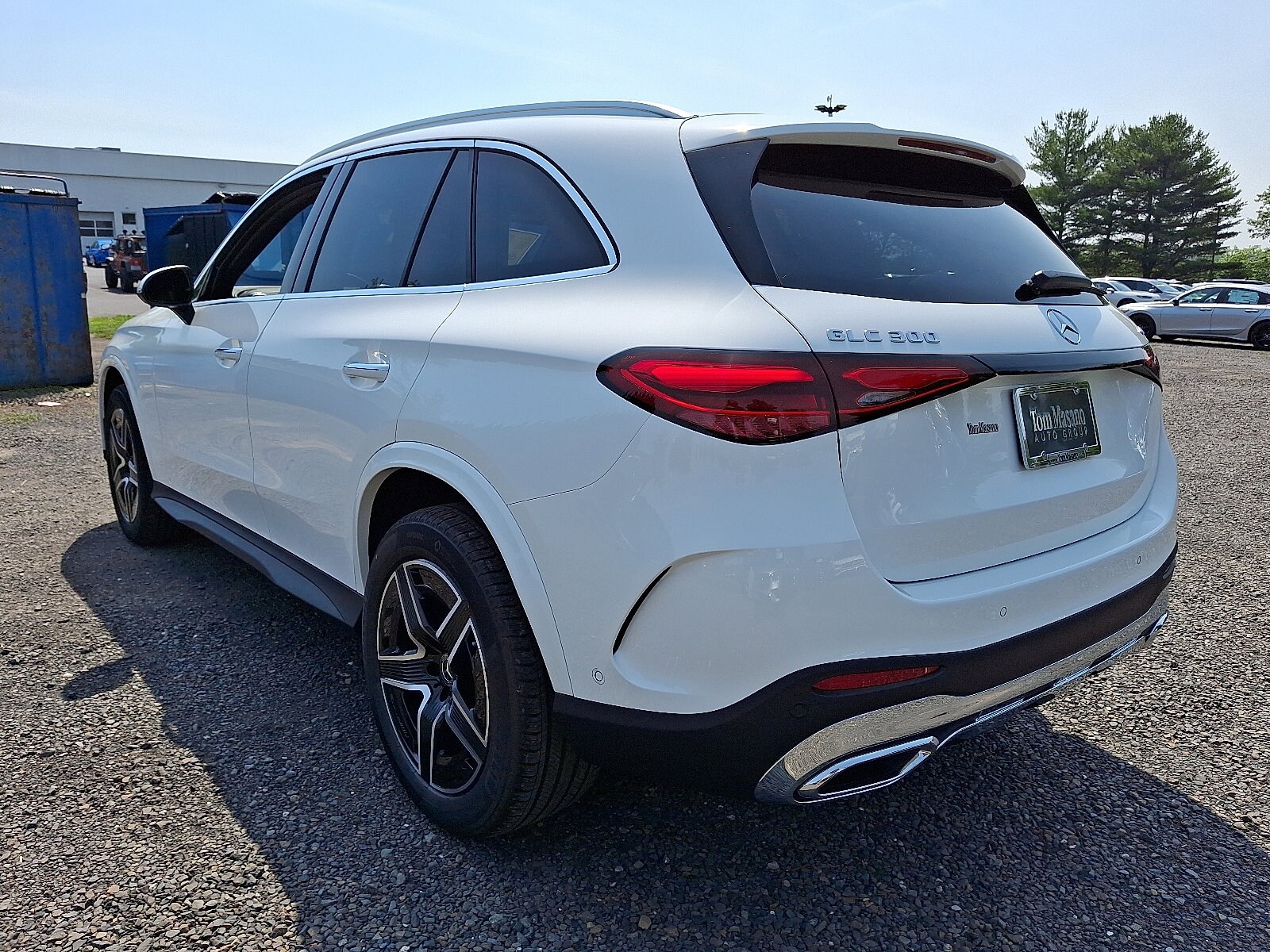 2025 Mercedes Benz GLC 300 4MATIC photo 4