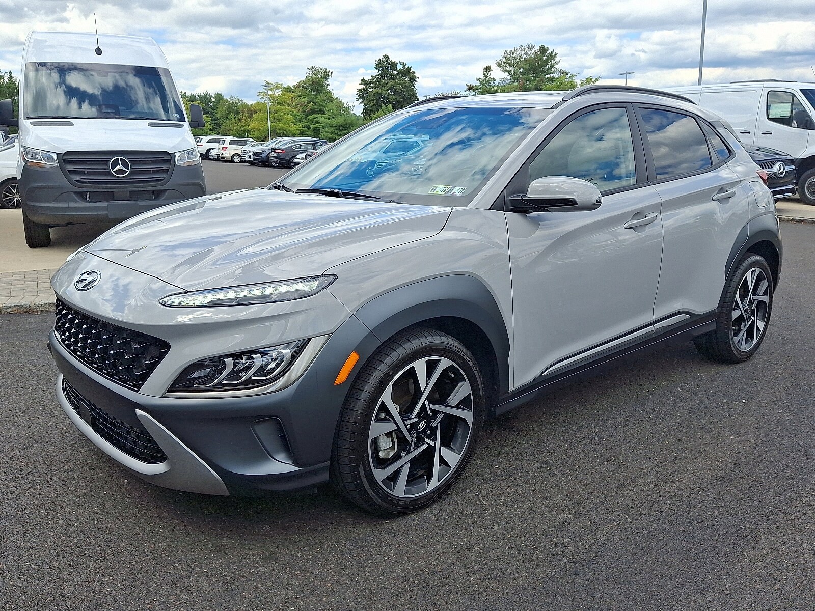 2022 Hyundai Kona Limited photo 3