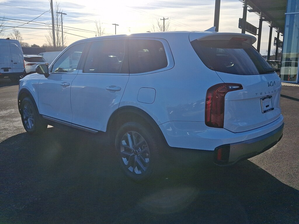 Used 2025 Kia Telluride LX SUV
