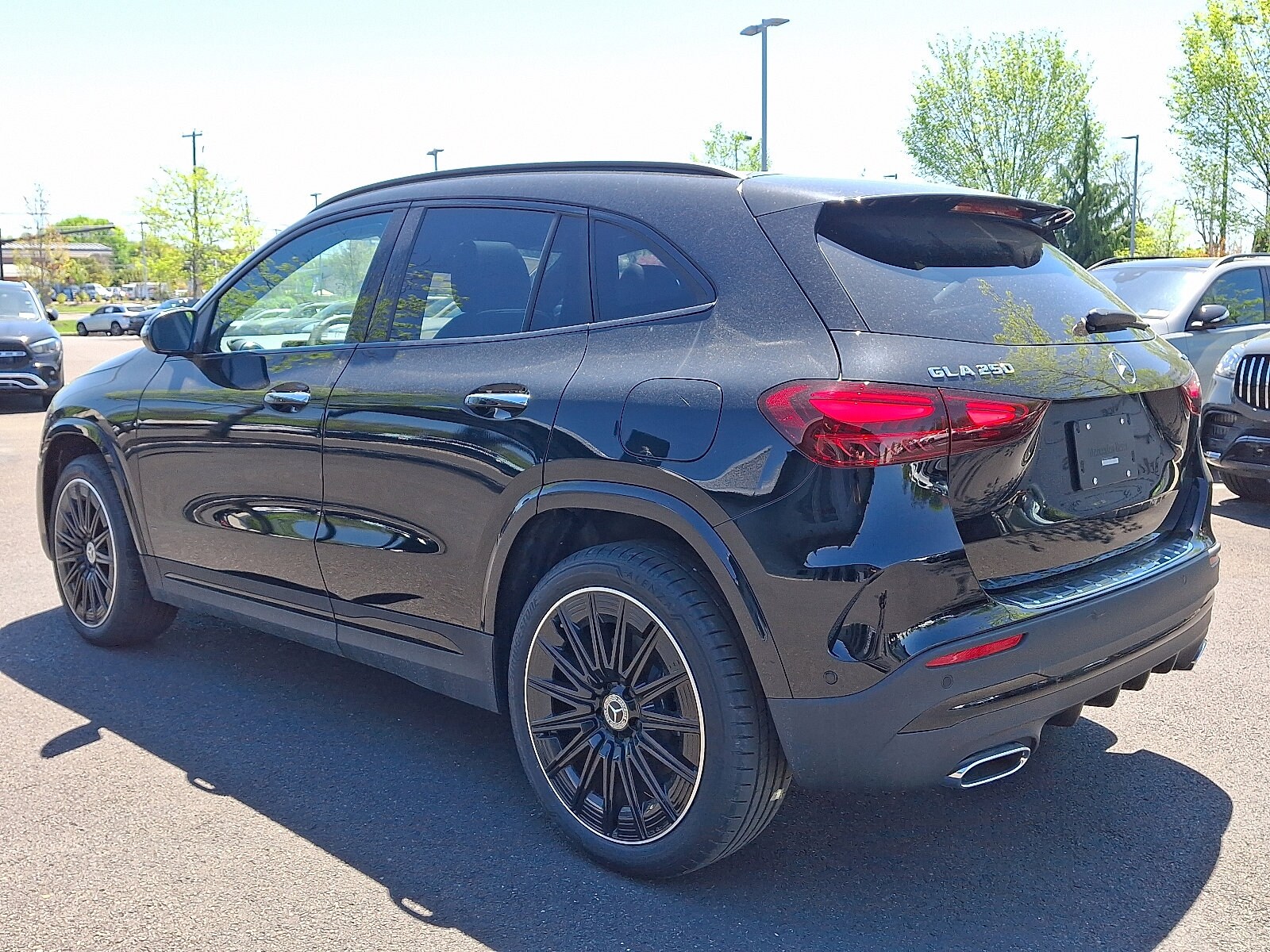 2025 Mercedes Benz GLA 250 4MATIC photo 4