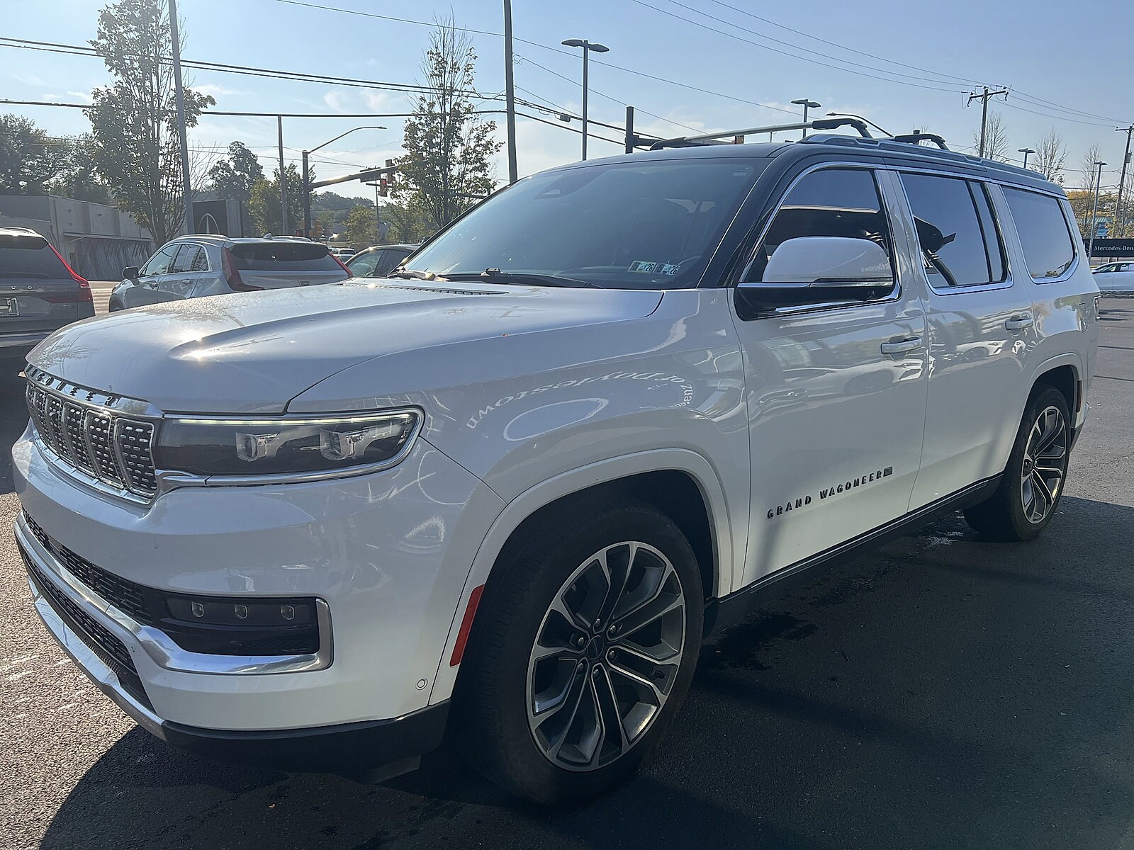 2022 Jeep Grand Wagoneer III photo 3