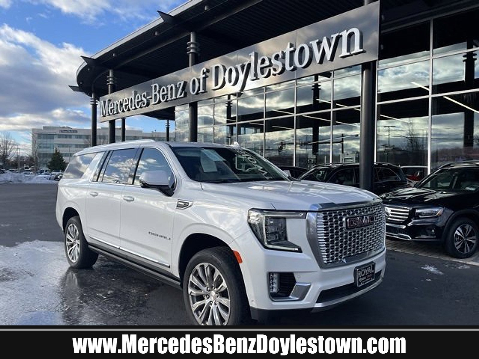 2023 GMC Yukon XL Denali's photo