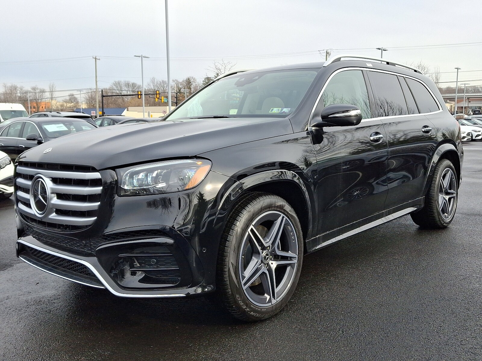2025 Mercedes Benz GLS 450 4MATIC photo 3