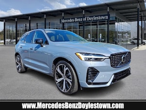 2024 Volvo XC60 Recharge Plug-In Hybrid Ultimate Dark Theme SUV
