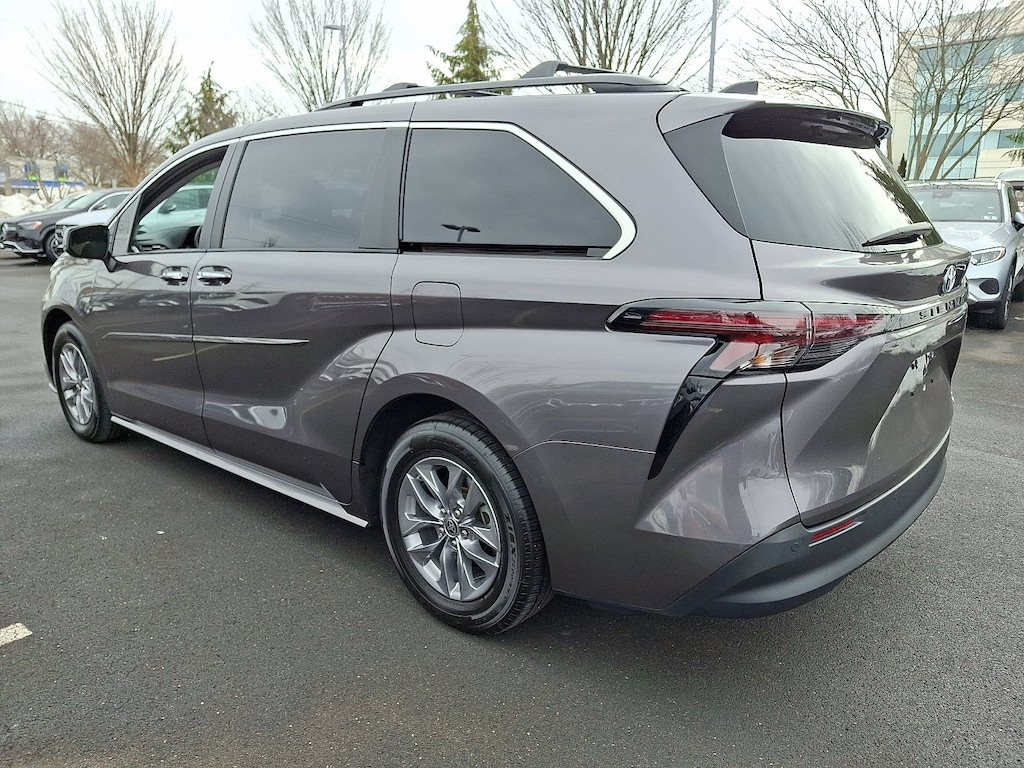 Used 2023 Toyota Sienna XLE Van Passenger Van