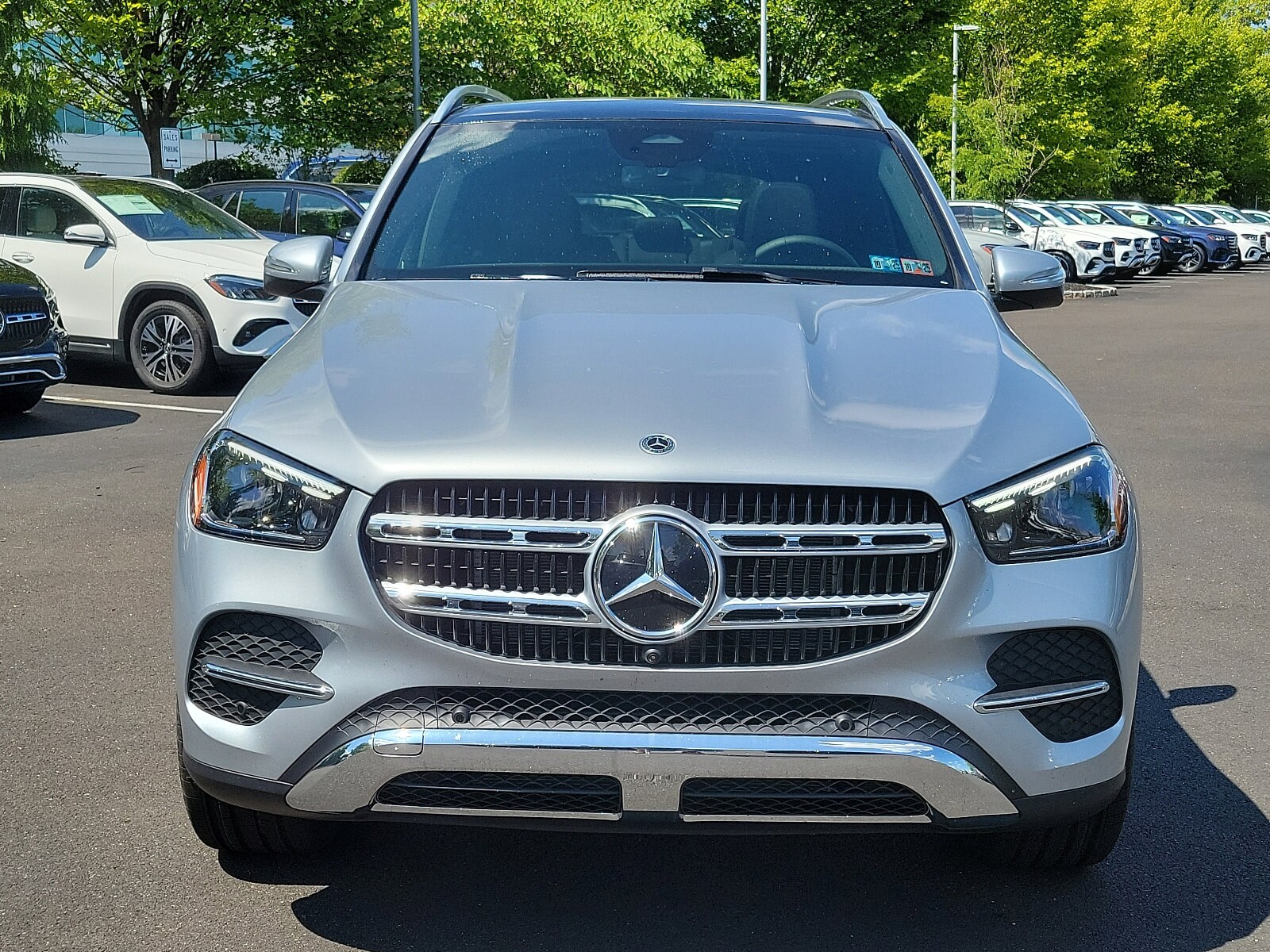 2025 Mercedes Benz GLE 350 4MATIC photo 2