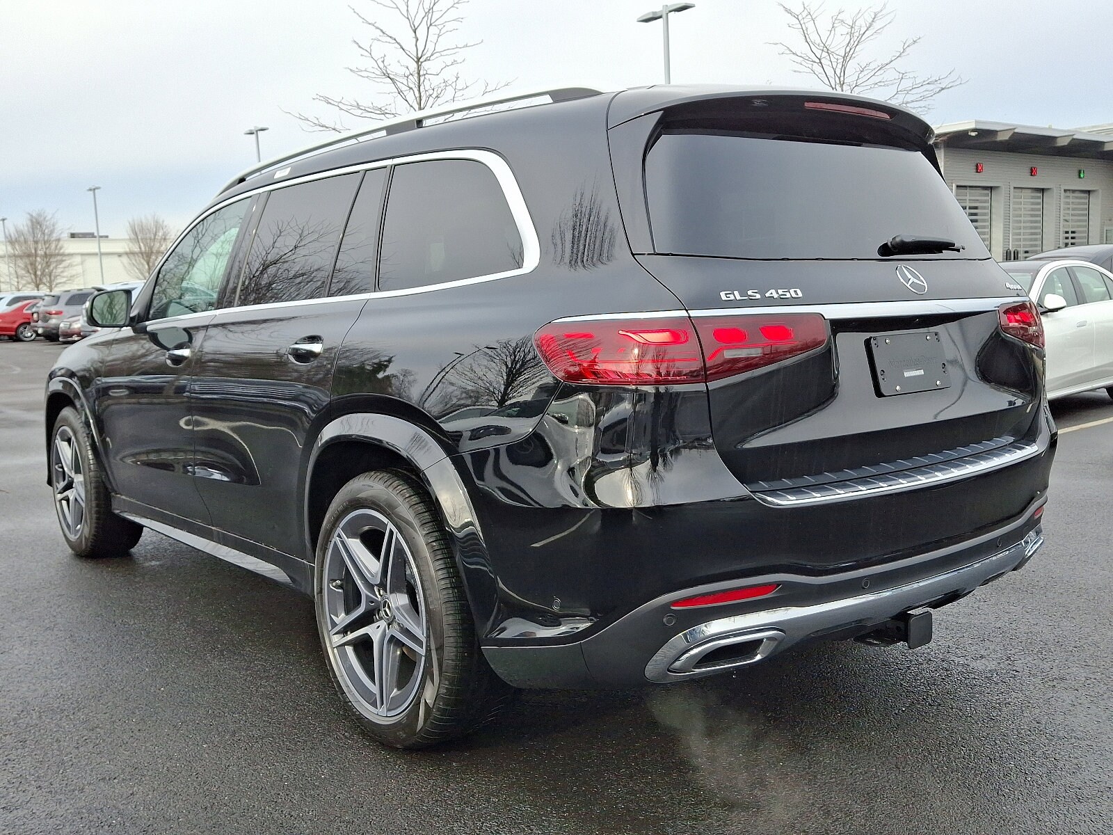 2025 Mercedes Benz GLS 450 4MATIC photo 4