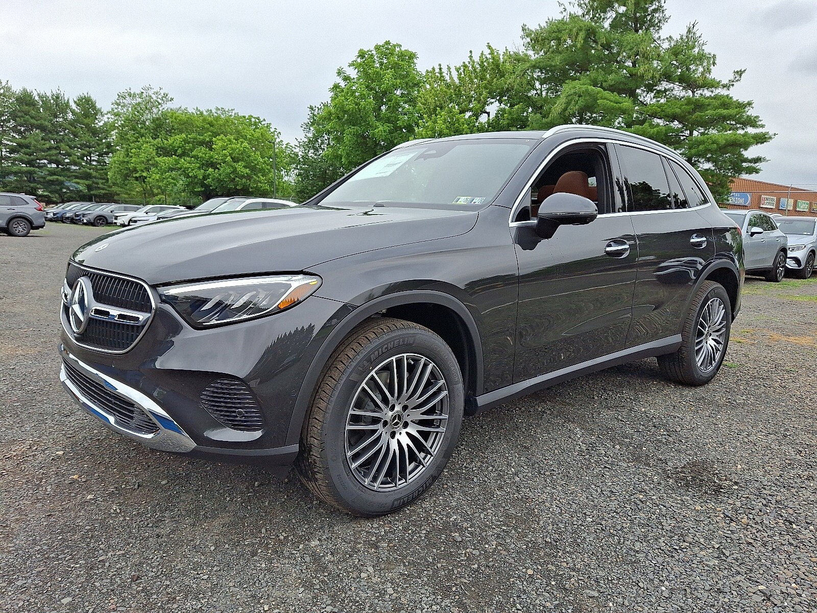 2025 Mercedes Benz GLC 300 4MATIC photo 3