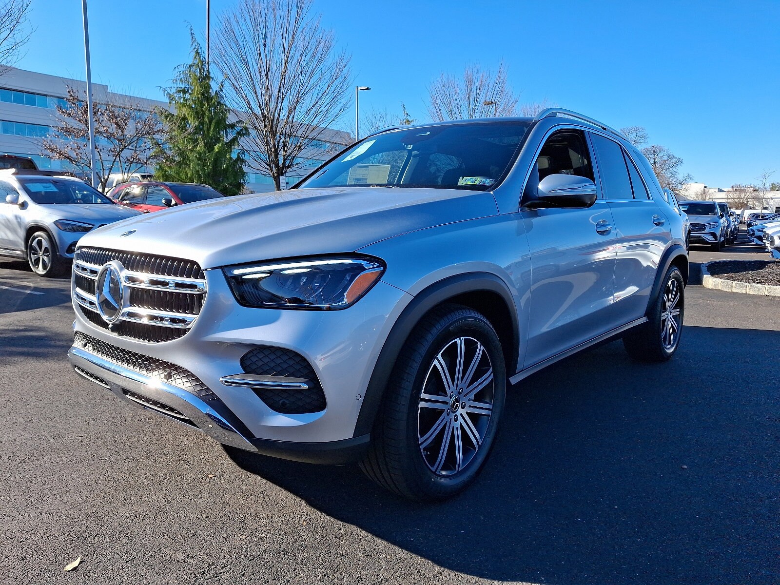 2025 Mercedes Benz GLE 350 4MATIC photo 2