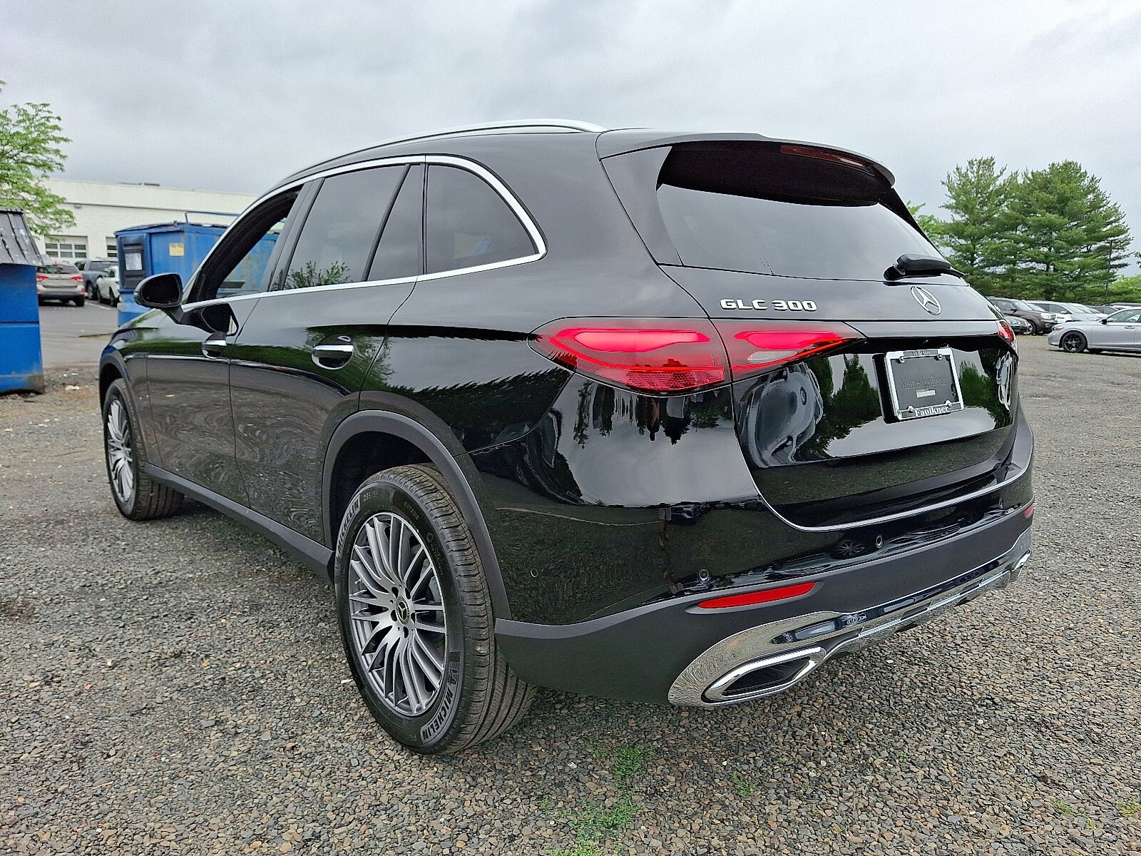 2025 Mercedes Benz GLC 300 4MATIC photo 4