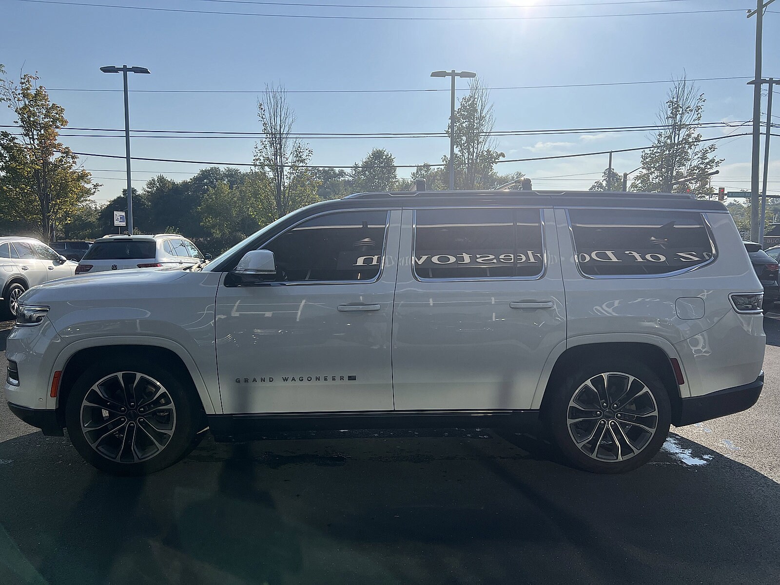 2022 Jeep Grand Wagoneer III photo 4