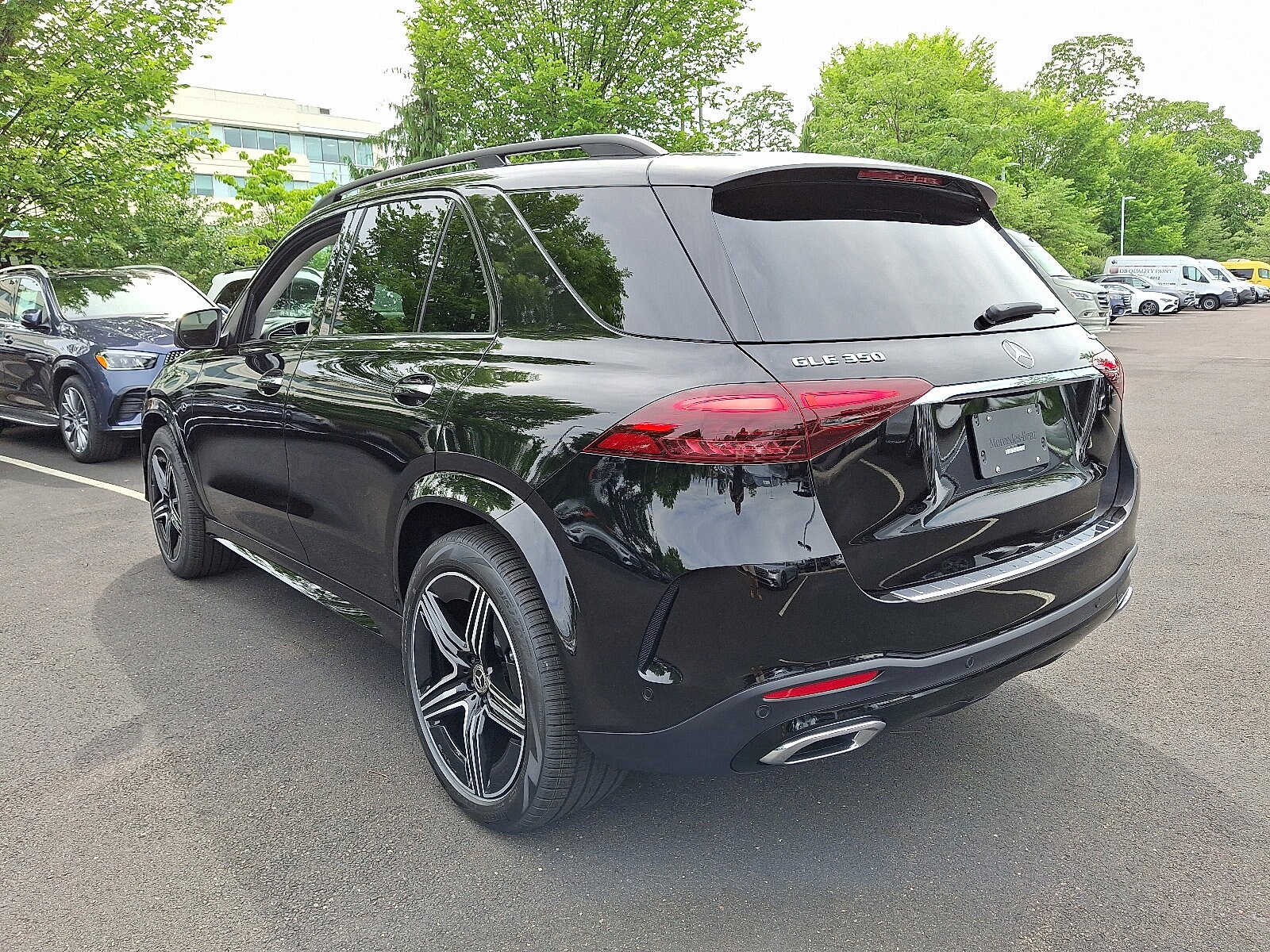 2025 Mercedes Benz GLE 350 4MATIC photo 2