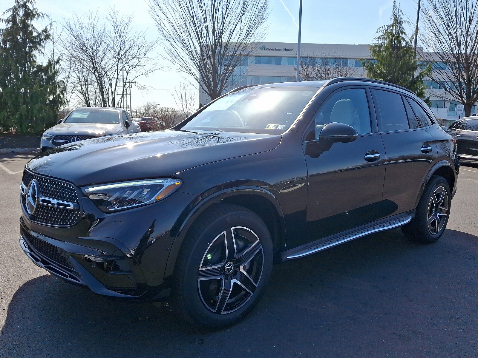 2025 Mercedes Benz GLC 300 4MATIC photo 3