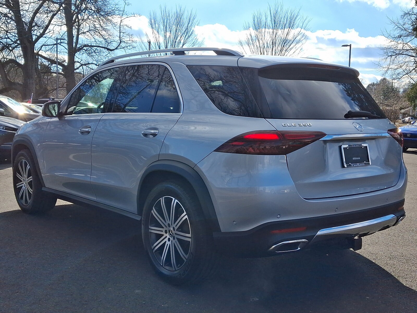 2025 Mercedes Benz GLE 350 4MATIC photo 4