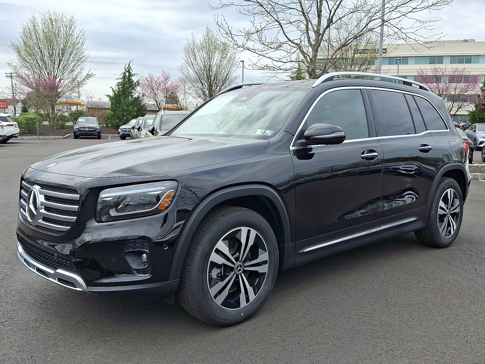 2025 Mercedes Benz GLB 250 4MATIC photo 3