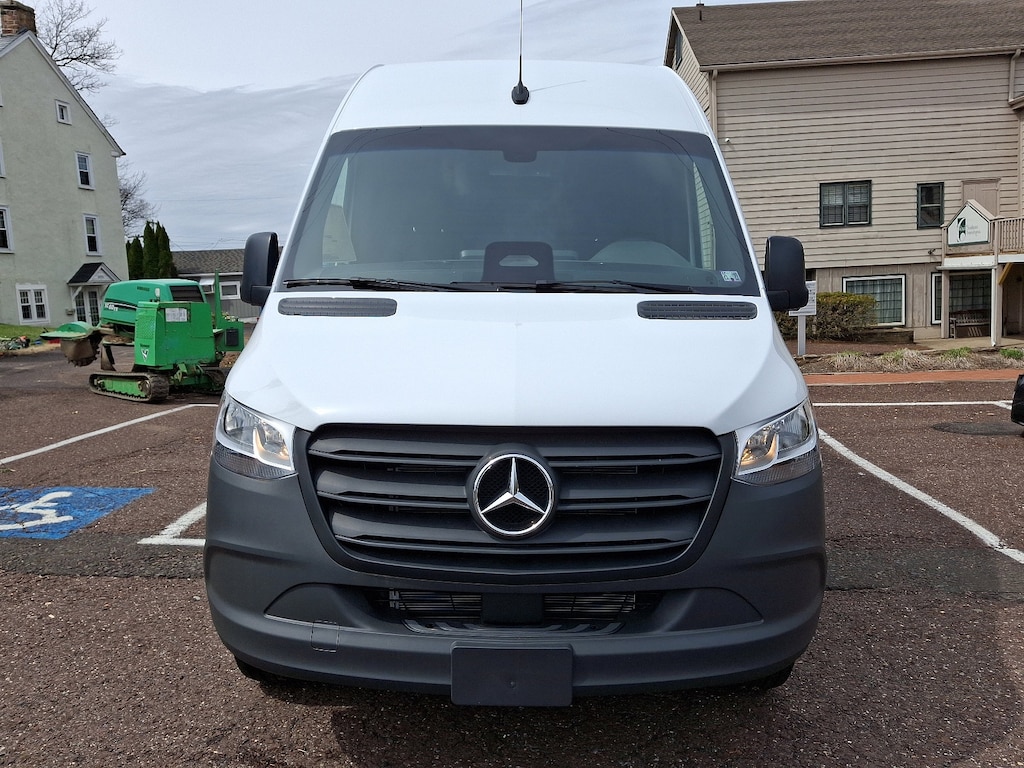 New 2025 Mercedes-Benz Sprinter 2500 Standard Roof 4-Cyl Diesel HO Full-size Cargo Van