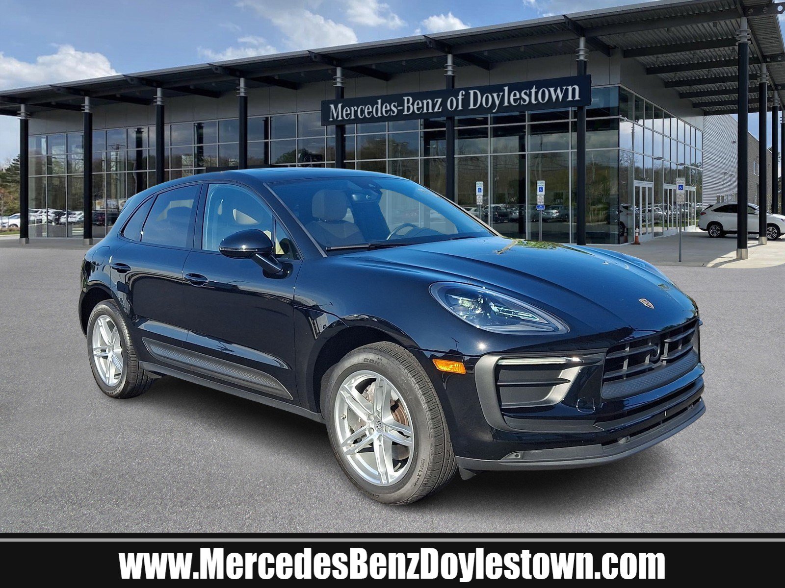 2024 Porsche Macan -'s photo