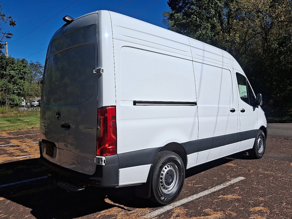 New 2026 Mercedes-Benz Sprinter 2500 Standard Roof 4-Cyl Diesel Full-size Cargo Van
