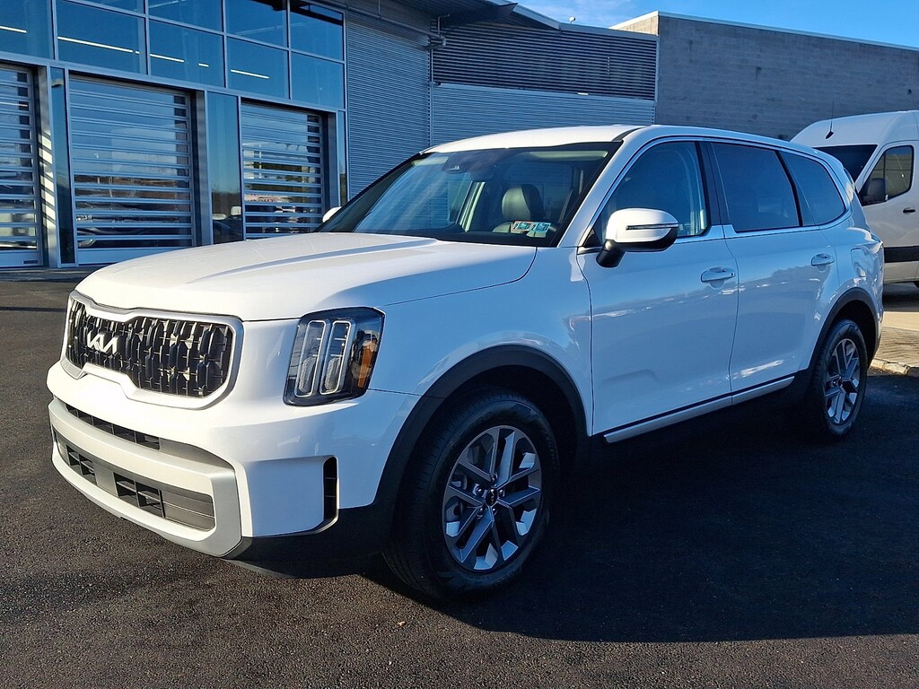 Used 2025 Kia Telluride LX SUV