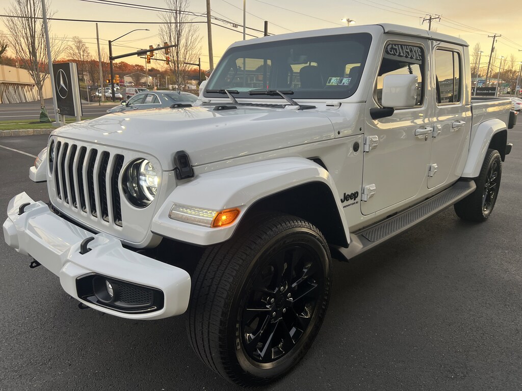 Used 2023 Jeep Gladiator High Altitude Truck Crew Cab