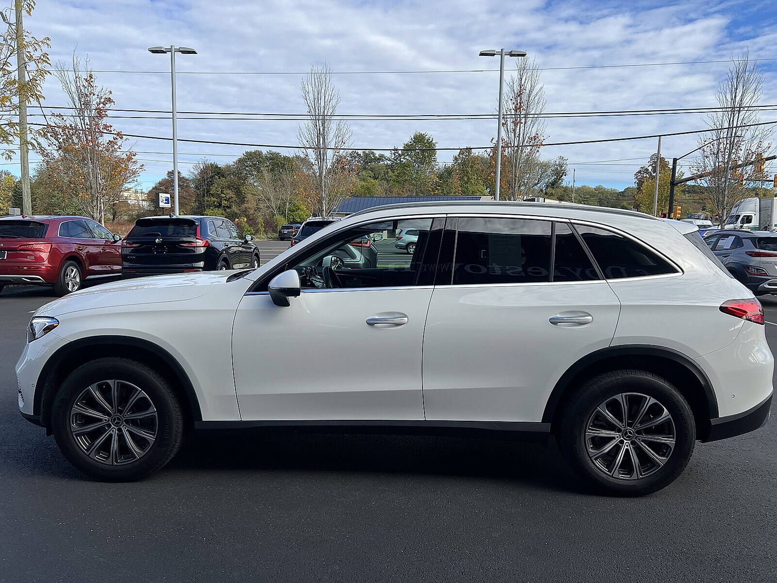 2024 Mercedes Benz GLC 300 4MATIC photo 2