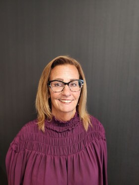 Staff member Donna from ID_7523106ef263