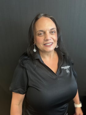 Staff member Angela Santiago from ID_b975980f95ea