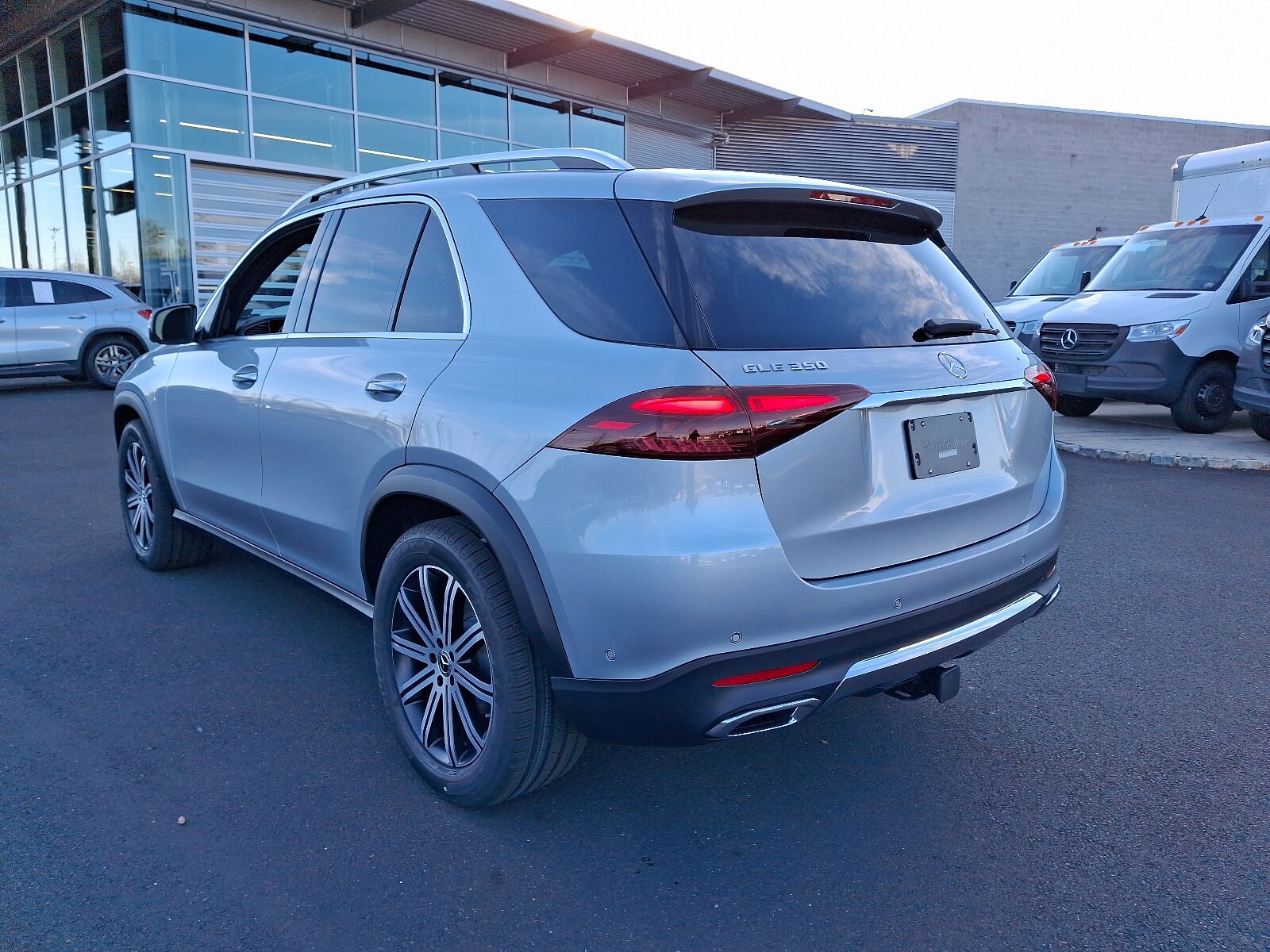 2025 Mercedes Benz GLE 350 4MATIC photo 3