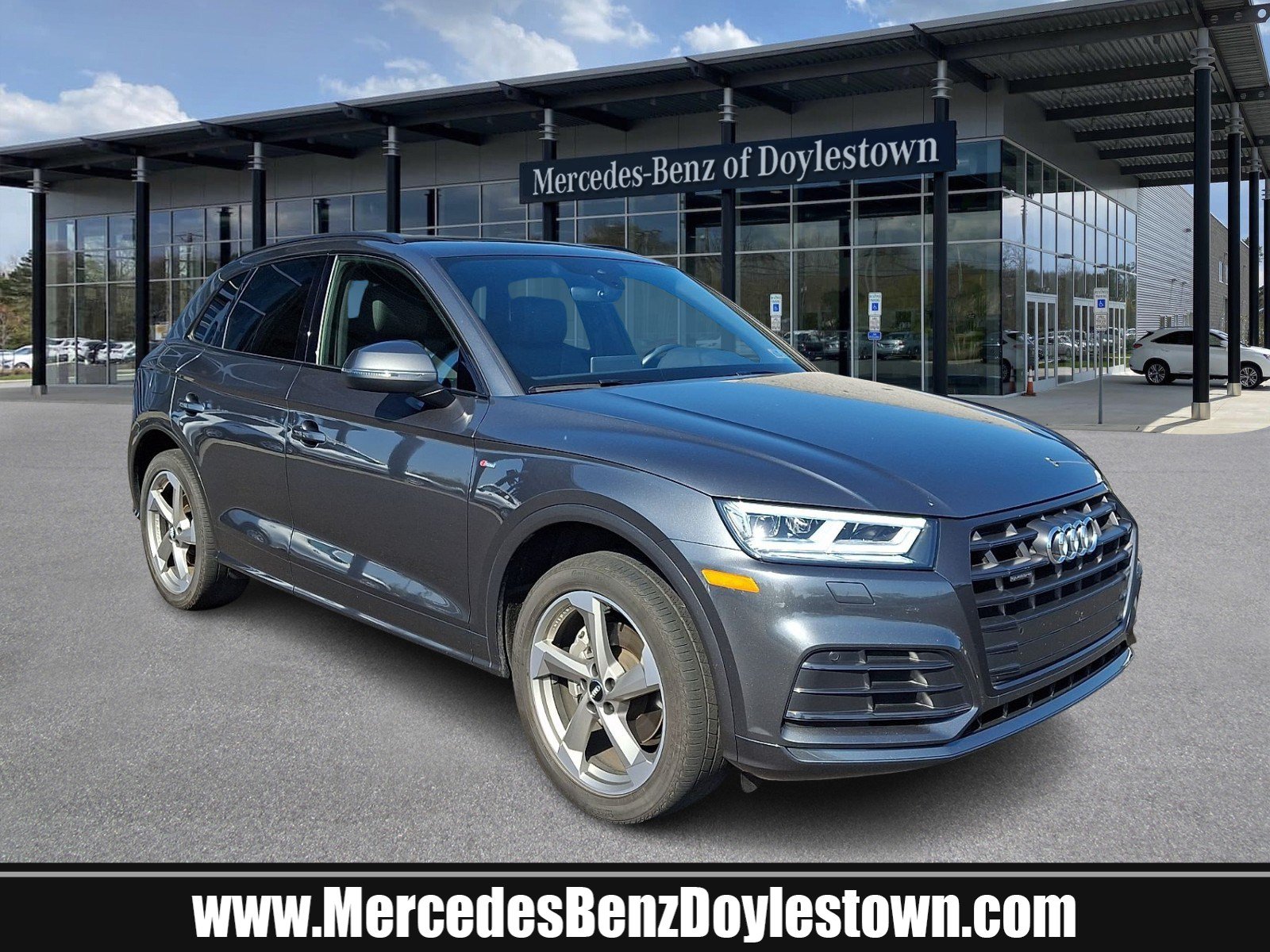 2020 Audi Q5 45 Titanium quattro S tronic Prem Plus's photo