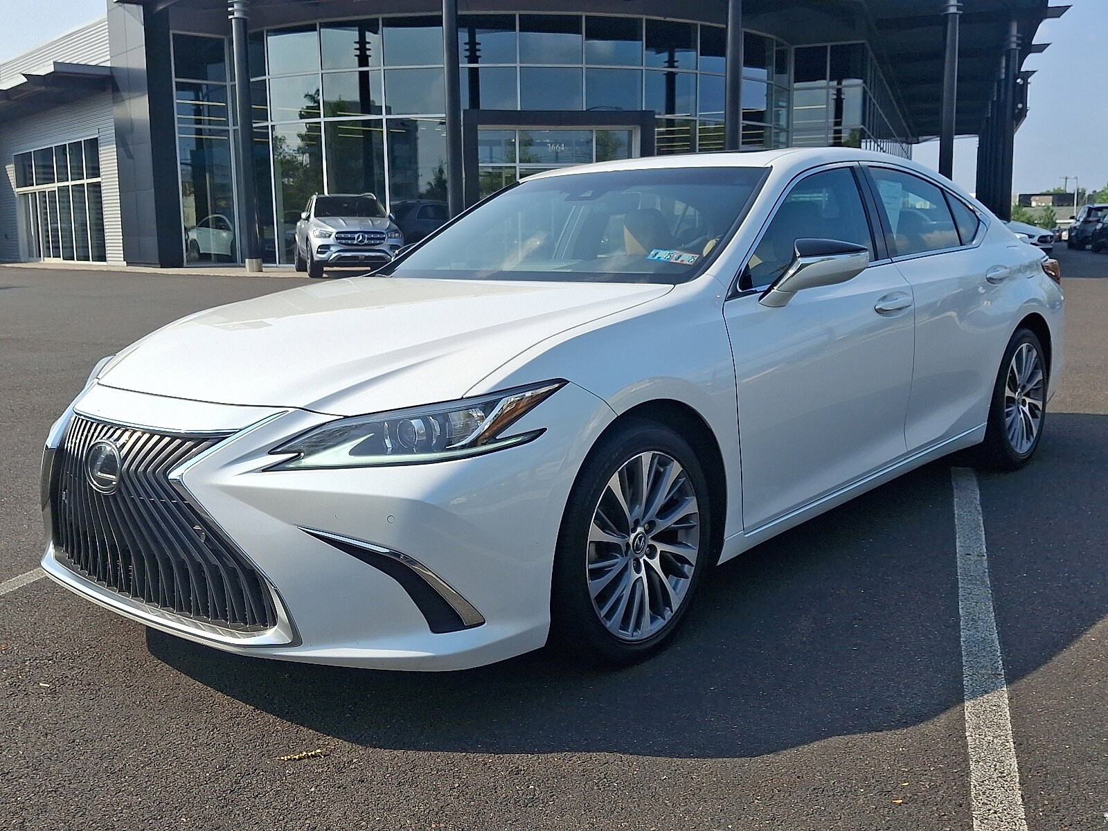 2021 Lexus ES 350 photo 3