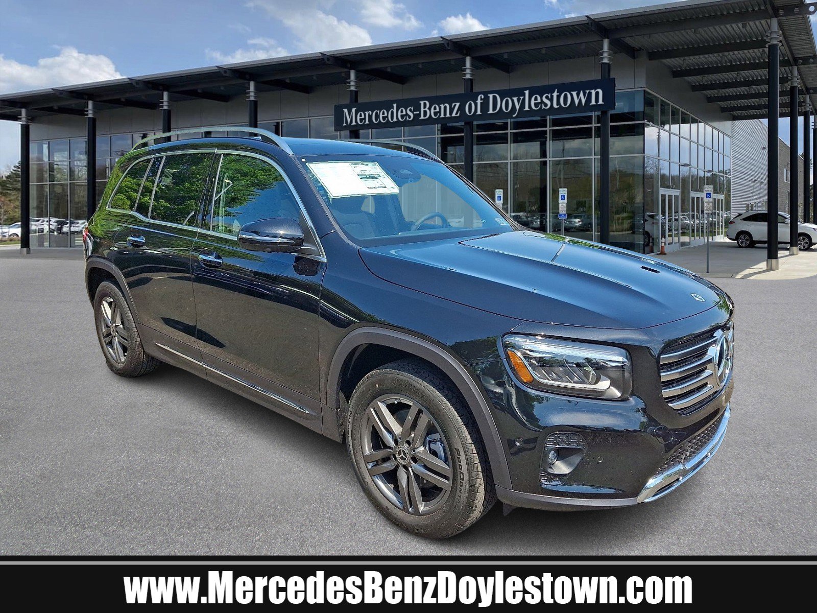2026 Mercedes-Benz GLB GLB 250 4MATIC's photo