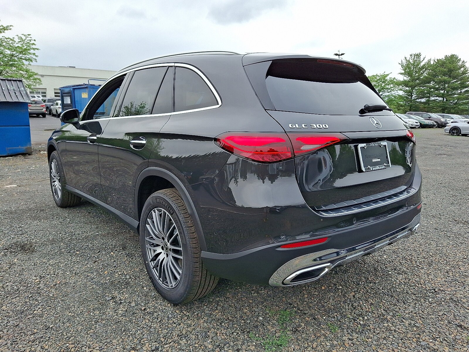 2025 Mercedes Benz GLC 300 4MATIC photo 4