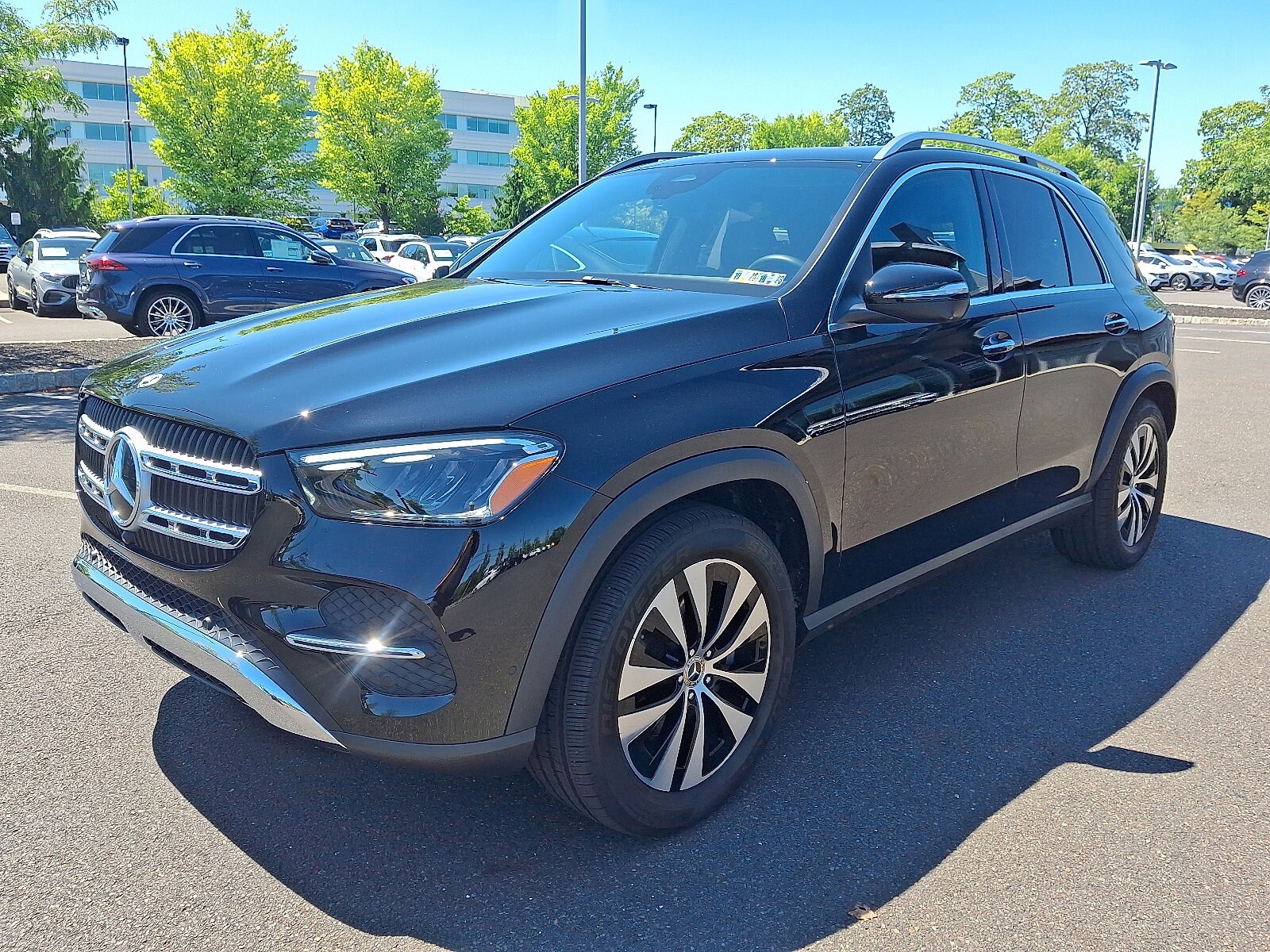 2025 Mercedes Benz GLE 350 4MATIC photo 3