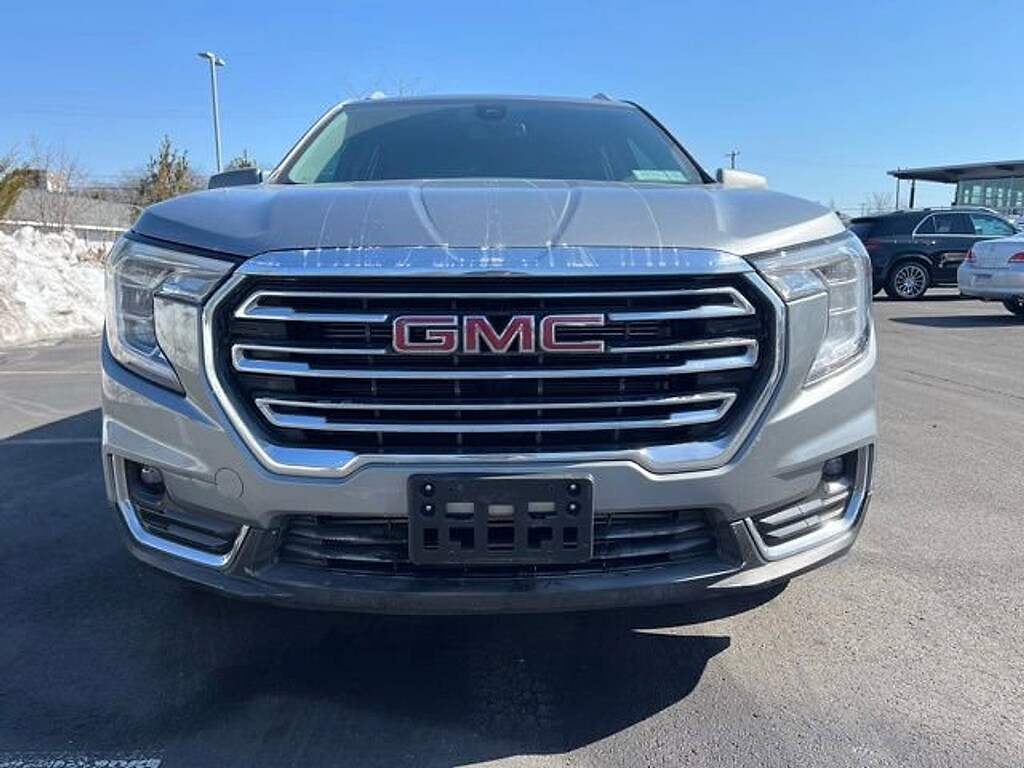 Used 2024 GMC Terrain SLT SUV