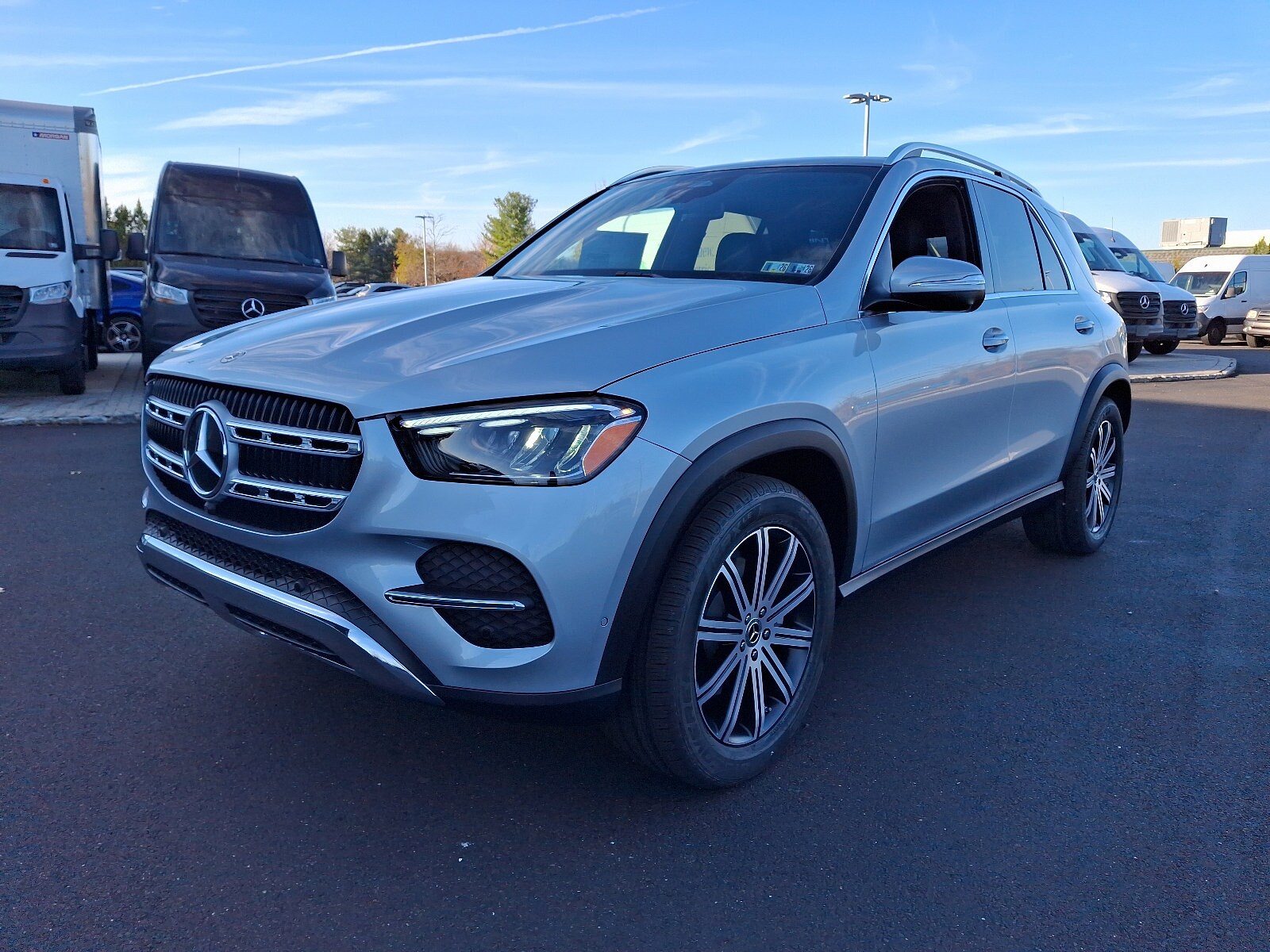 2025 Mercedes Benz GLE 350 4MATIC photo 2