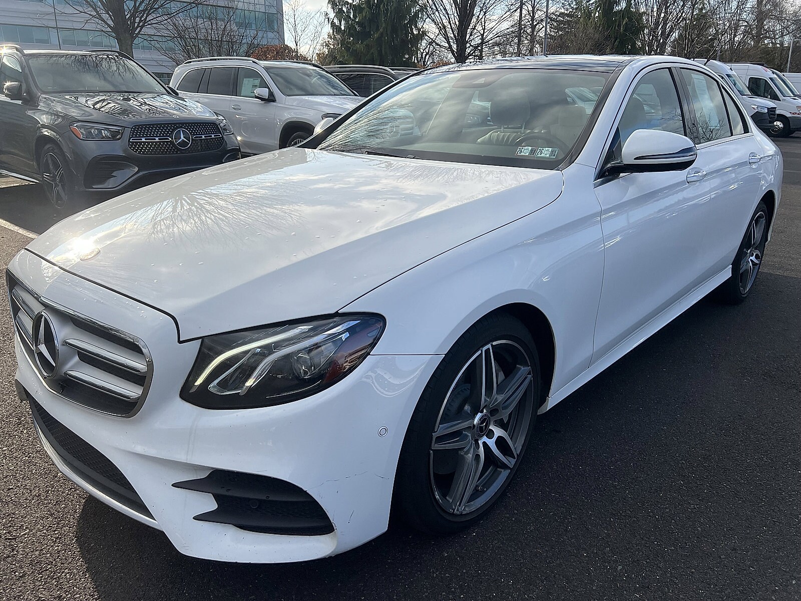2018 Mercedes Benz E 300 4MATIC Sedan photo 3