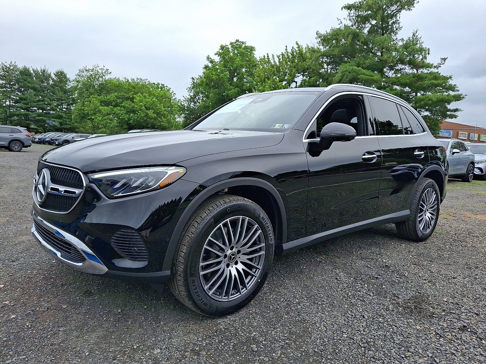 2025 Mercedes Benz GLC 300 4MATIC photo 3